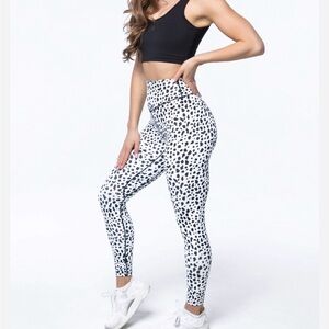 Vitality Balance Athletica High Rise 7/8 Black & White Snow Leopard Leggings